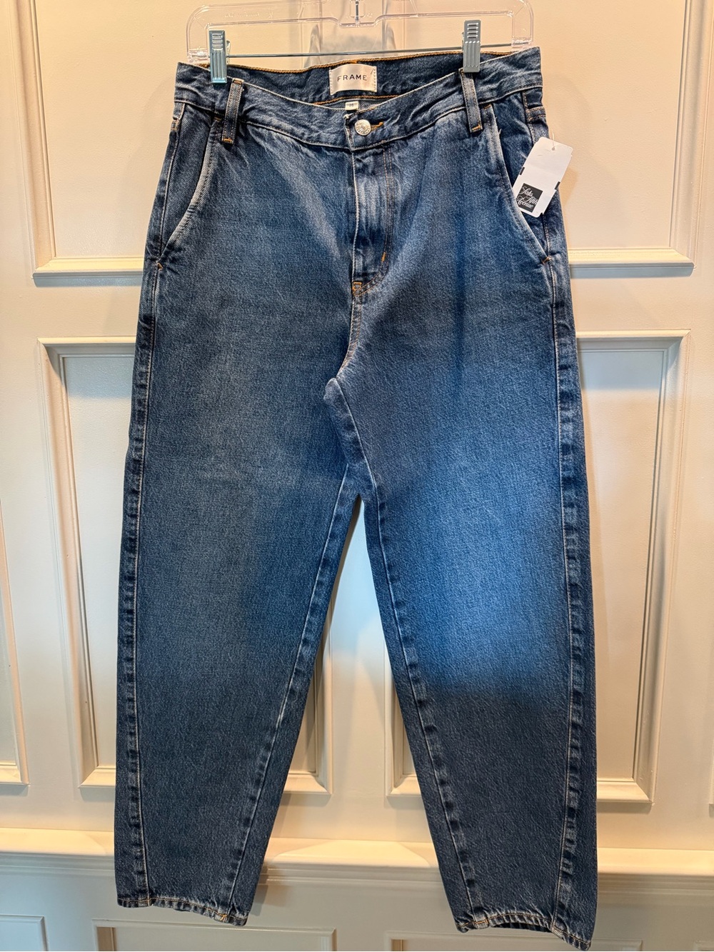 Frame NWT The Candle Barrel 26 jeans